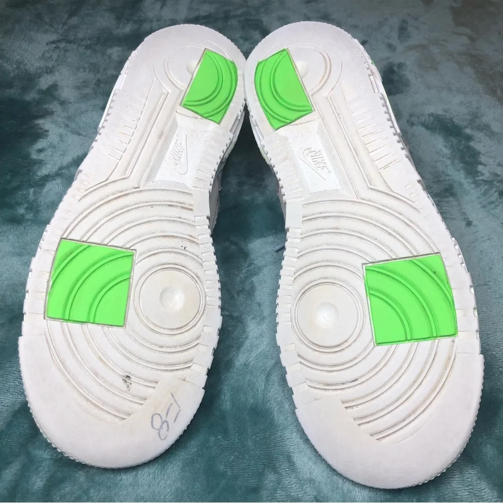 Women’s air force, one pixel size 7